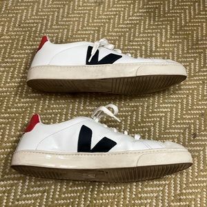 Veja unisex replay low top sneakers.